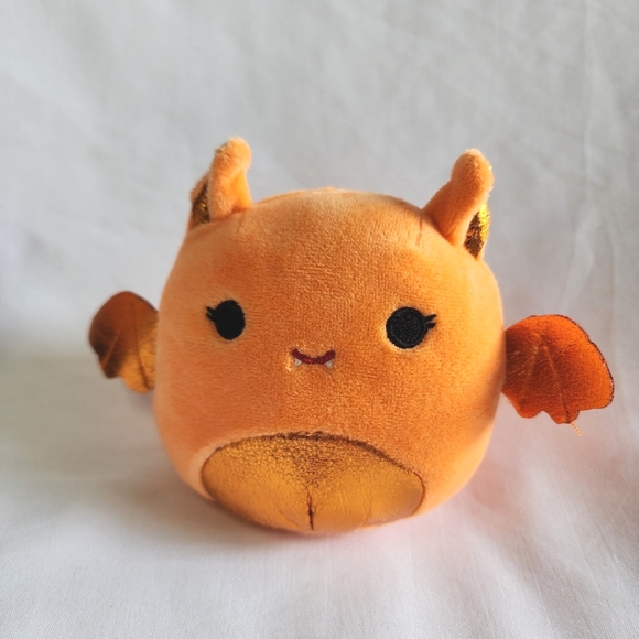 New Squishmallows 4" Capsule Tangie Orange Bat Halloween stuffed animal stuffies - Picture 2 of 3